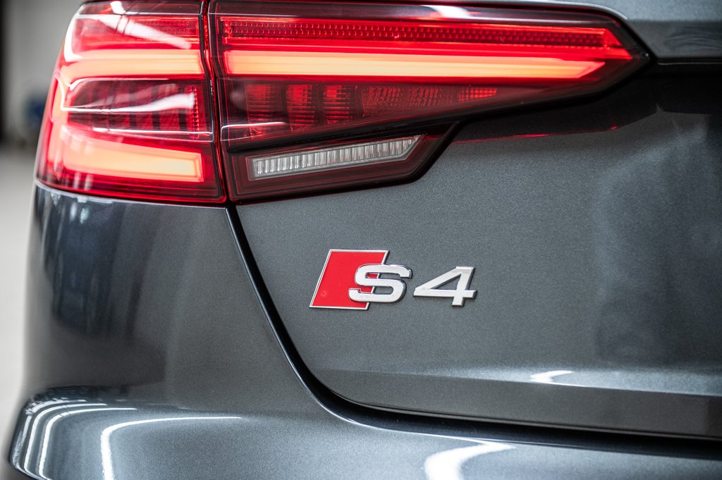 Audi S4 TECHNIK SPORT DIFF CARBON INLAY 2018 à Laval, Québec - 10 - w1024h768px