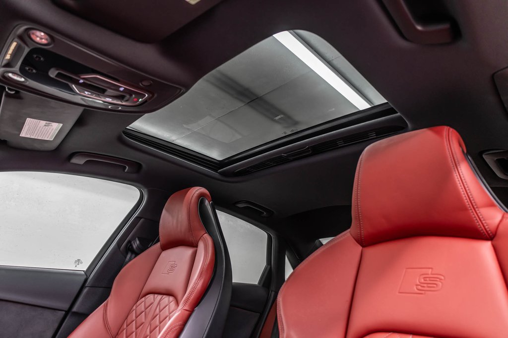 2024 Audi S4 SEDAN TECHNIK CARBON INLAYS, 19PCS FLAG DESIGN, RED CALI in Laval, Quebec - 35 - w1024h768px