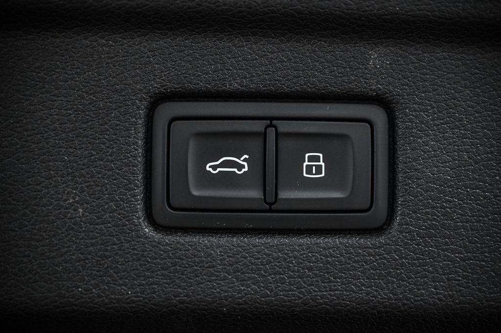 2023 Audi S5 Sportback PROGRESSIV, CARBON INLAYS,RED CALIPER in Laval, Quebec - 10 - w1024h768px