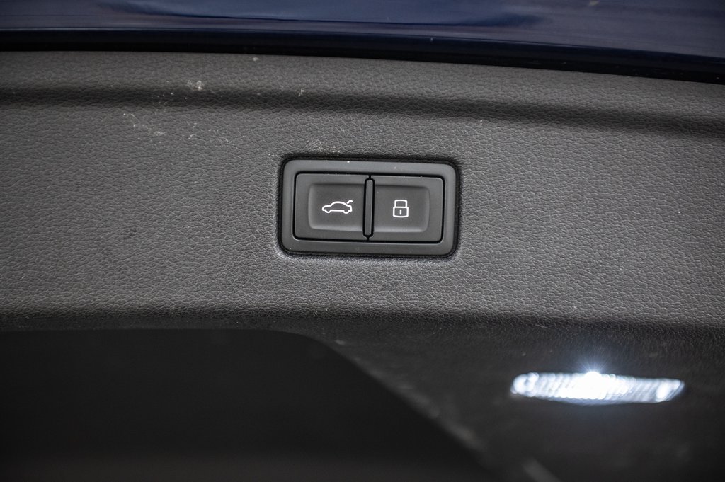 Audi S5 Sportback PROGRESSIV CARBON RED CALIPER 2023 à Laval, Québec - 12 - w1024h768px