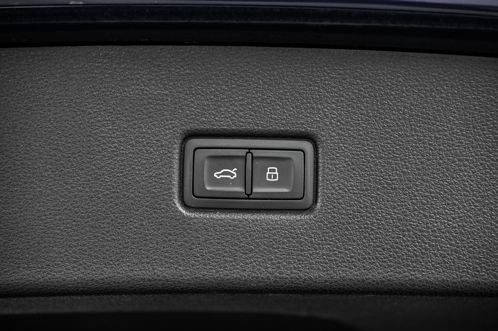 Audi SQ5 Sportback PROGRESSIV RED CALIPER 21 PCS 2022 à Laval, Québec - 10 - w1024h768px