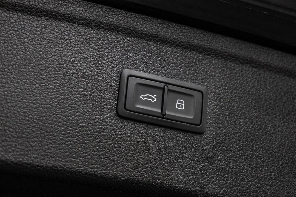 Audi SQ5 PROGRESSIV BLACK OPTIC CONFORT INTERIOR 2022 à Laval, Québec - 11 - w1024h768px