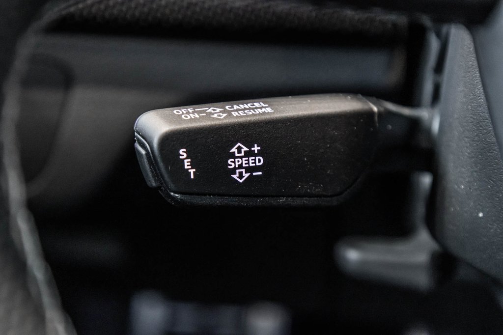 Audi SQ5 PROGRESSIV BLACK PKG CARBON 21 PCS 2023 à Laval, Québec - 22 - w1024h768px