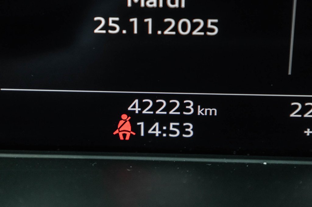 Audi SQ5 PROGRESSIV BLACK PKG CARBON 21 PCS 2023 à Laval, Québec - 19 - w1024h768px