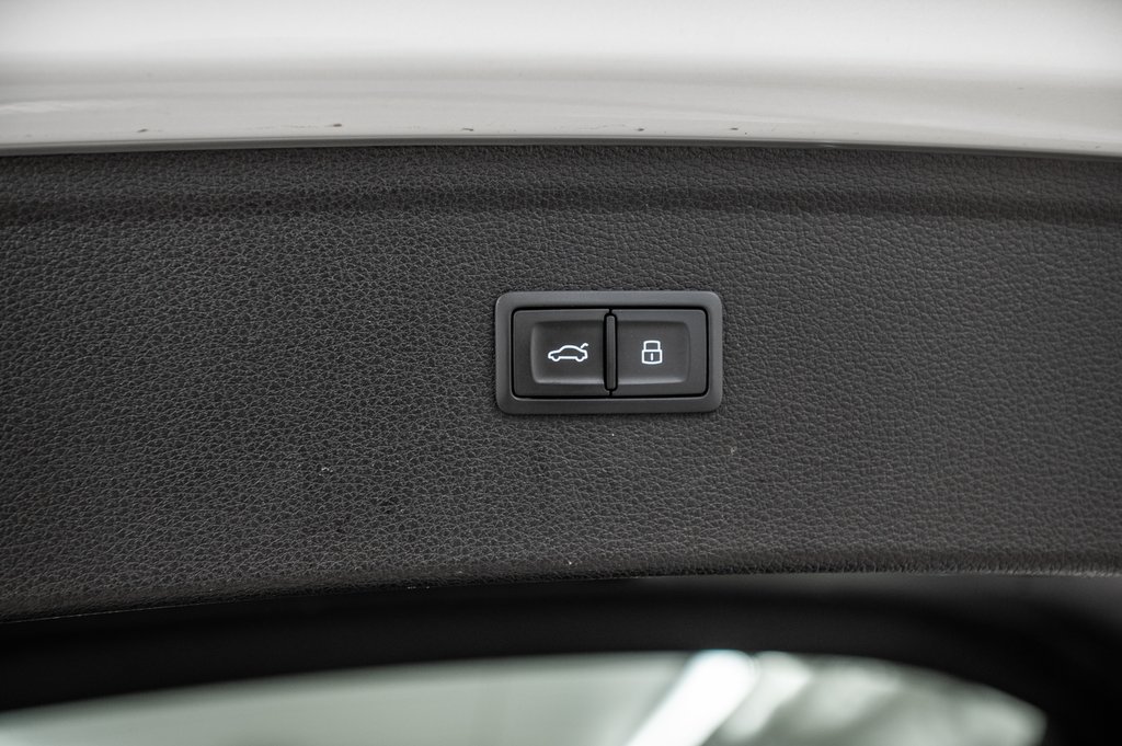 2023 Audi SQ5 TECHNIK BLACK OPTIC CARBON 21 PCS in Laval, Quebec - 11 - w1024h768px