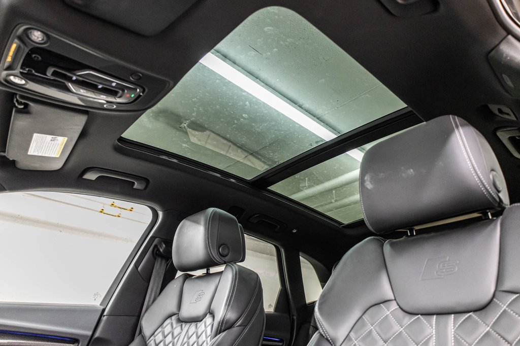 Audi SQ5 PROGRESSIV BLACK PKG CARBON MIRROR 21 PCS 2023 à Laval, Québec - 30 - w1024h768px