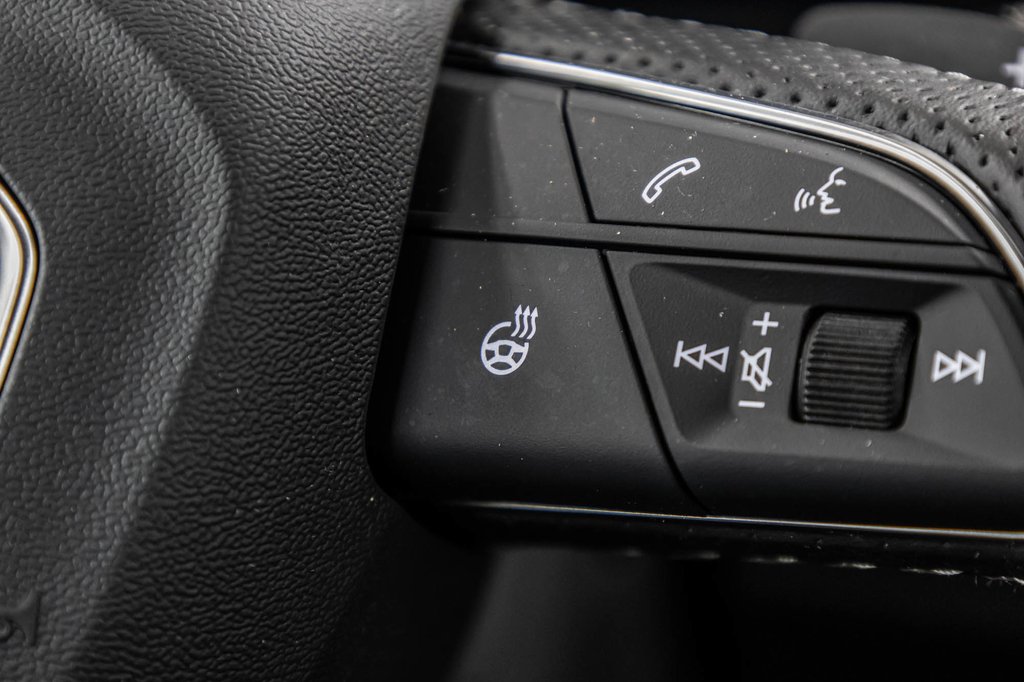 Audi SQ5 PROGRESSIV BLACK PKG CARBON MIRROR 21 PCS 2023 à Laval, Québec - 20 - w1024h768px