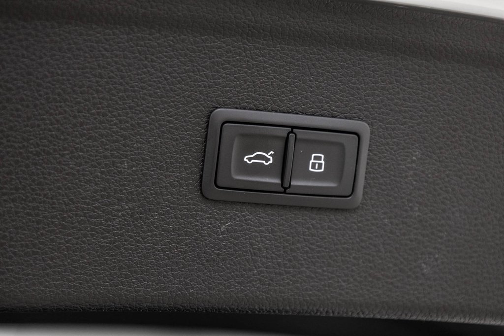 Audi SQ5 Progressiv TOIT PANO | CUIR ROUGE | CARPLAY | ++ 2024 à Laval, Québec - 12 - w1024h768px