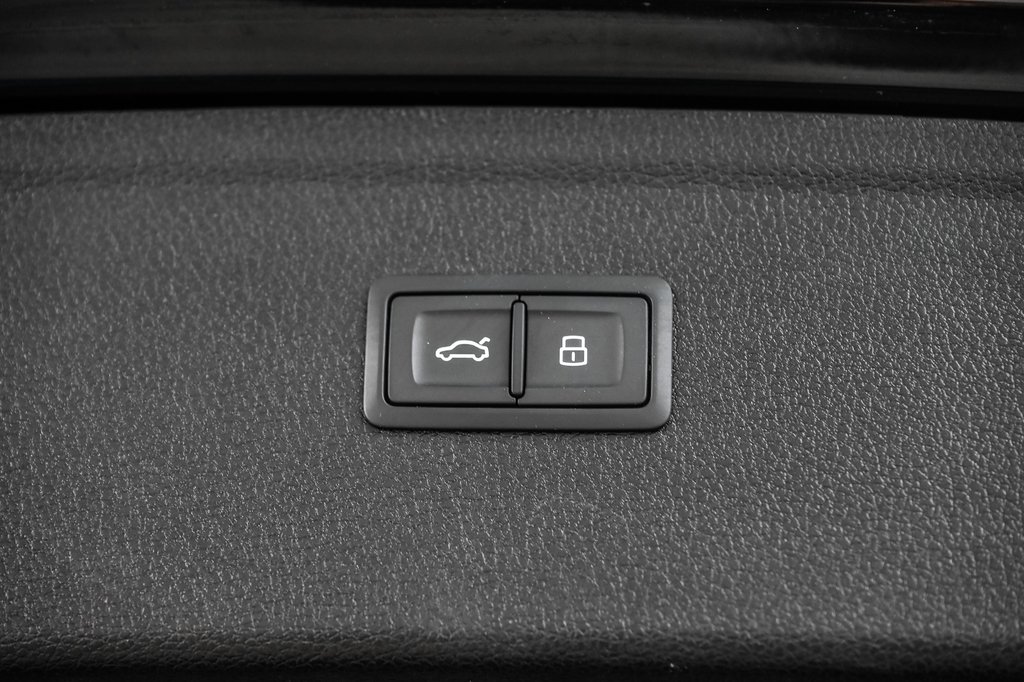 Audi SQ5 PROGRESSIV SPORT EXHAUST CARBON 21 PCS 2025 à Laval, Québec - 9 - w1024h768px