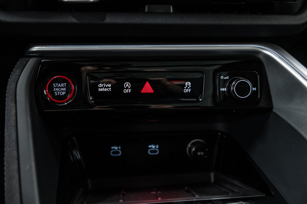 Audi SQ5 NEW SQ5 TECHNIK BLACK OPTIC HITCH 2025 à Laval, Québec - 24 - w1024h768px