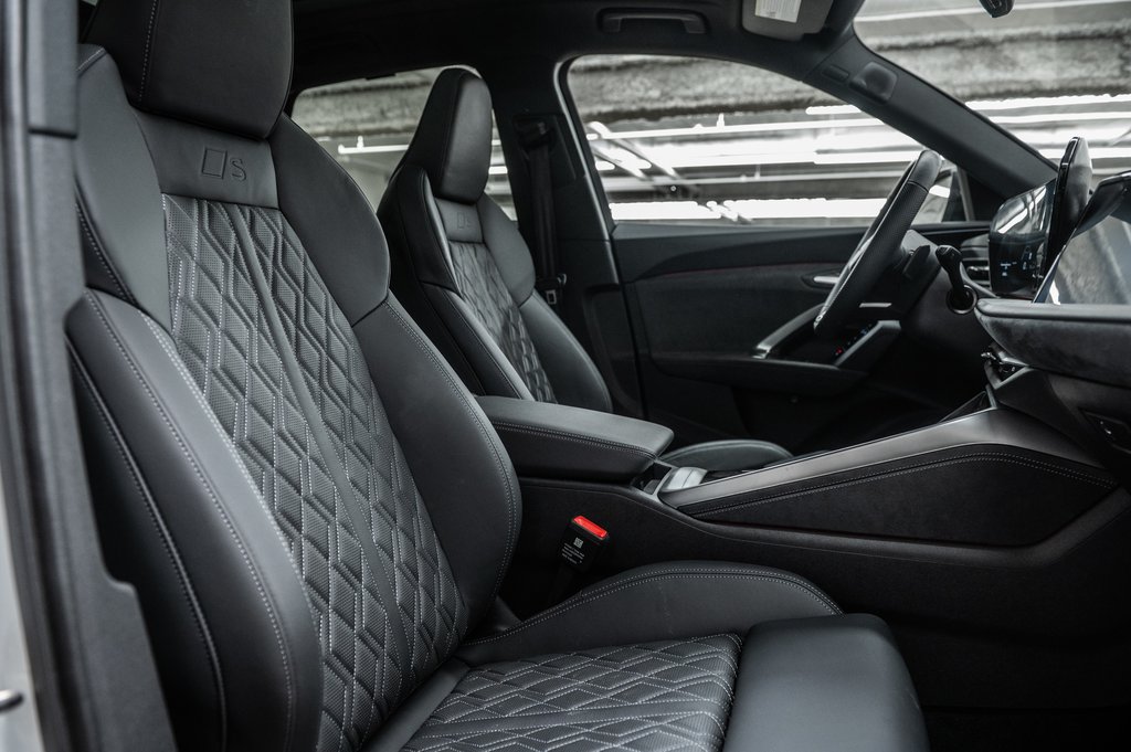 Audi SQ5 NEW SQ5 TECHNIK BLACK OPTIC HITCH 2025 à Laval, Québec - 34 - w1024h768px