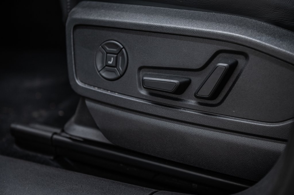 Audi SQ5 NEW SQ5 TECHNIK BLACK OPTIC HITCH 2025 à Laval, Québec - 14 - w1024h768px