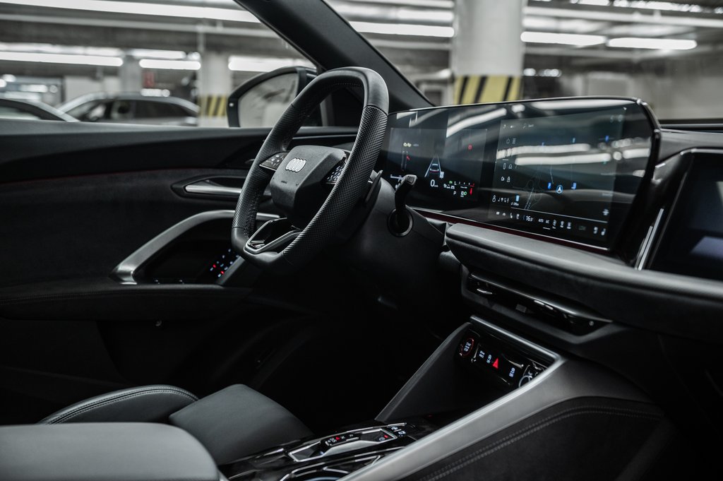 Audi SQ5 NEW SQ5 TECHNIK BLACK OPTIC HITCH 2025 à Laval, Québec - 32 - w1024h768px