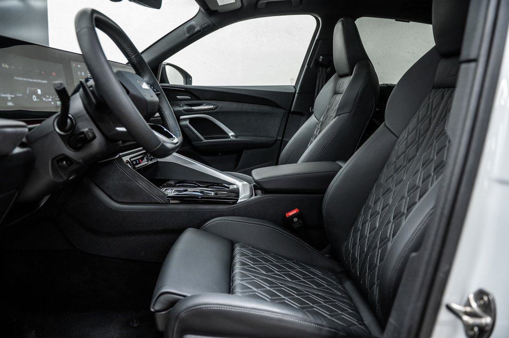 Audi SQ5 NEW SQ5 TECHNIK BLACK OPTIC HITCH 2025 à Laval, Québec - 13 - w1024h768px