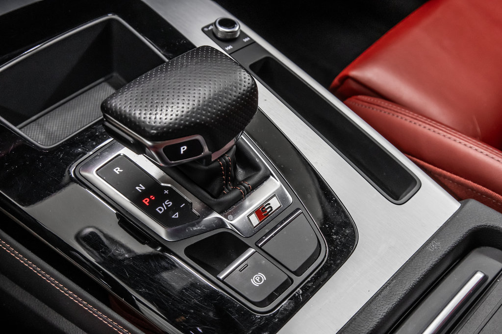 Audi SQ5/Q5 TECHNIK BLACK PACK, 21PCS, PHONE BOX 2021 à Laval, Québec - 29 - w1024h768px