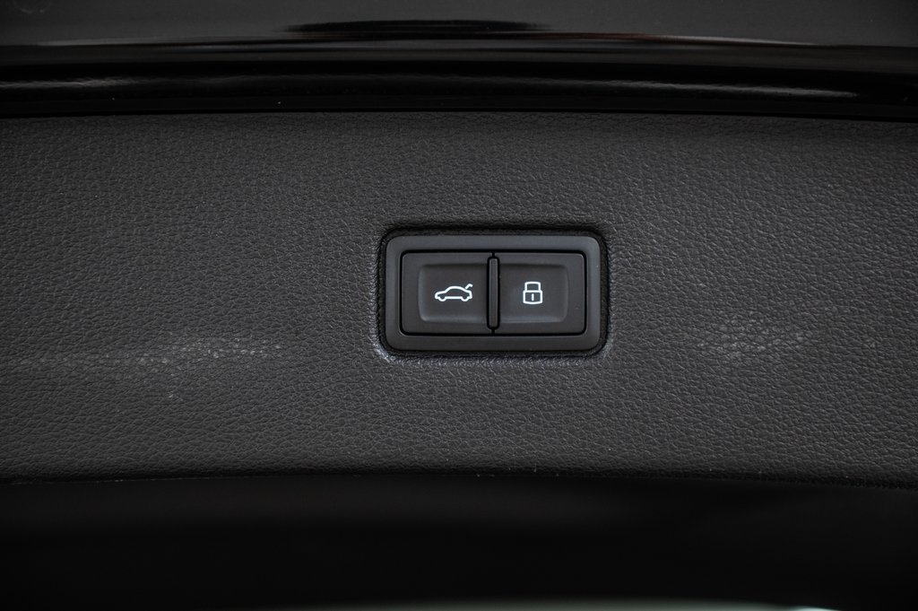 2025 Audi SQ7 BLACK PKG PREMIUM PKG 22 PCS in Laval, Quebec - 12 - w1024h768px