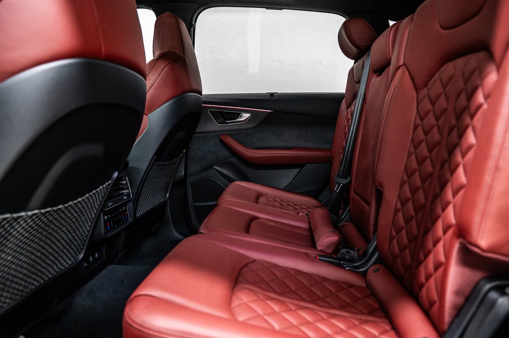 2025 Audi SQ7 BLACK PKG PREMIUM PKG 22 PCS in Laval, Quebec - 28 - w1024h768px