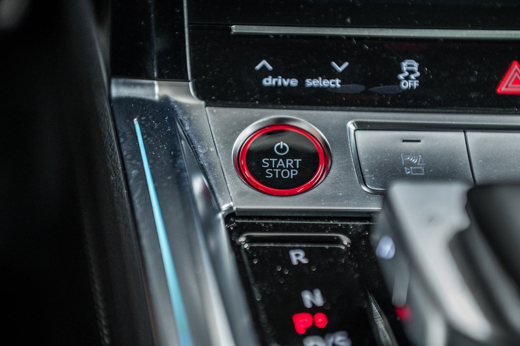 2024 Audi SQ8 e-tron in Laval, Quebec - 25 - w1024h768px