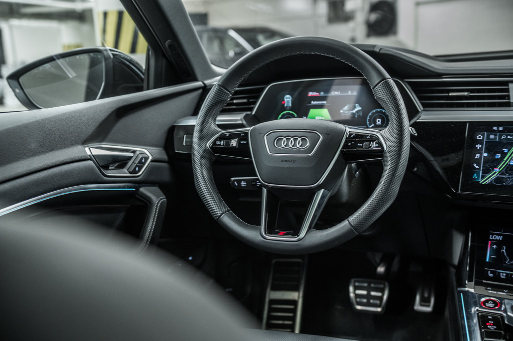 2024 Audi SQ8 e-tron in Laval, Quebec - 28 - w1024h768px