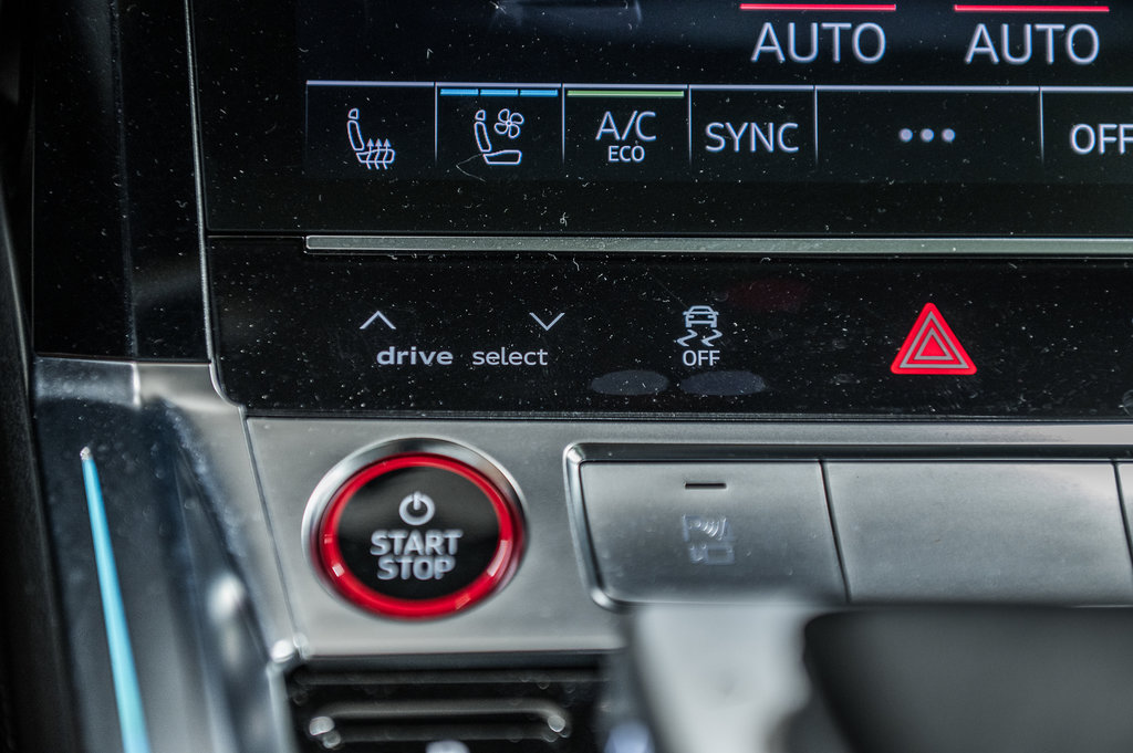 2024 Audi SQ8 e-tron in Laval, Quebec - 24 - w1024h768px
