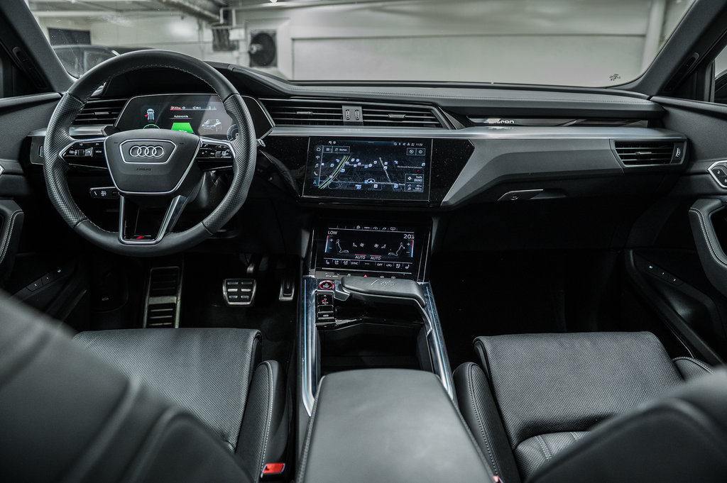 2024 Audi SQ8 e-tron in Laval, Quebec - 27 - w1024h768px
