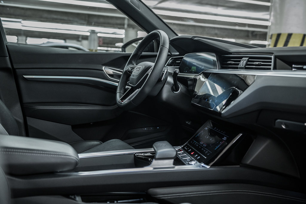 2024 Audi SQ8 e-tron in Laval, Quebec - 30 - w1024h768px