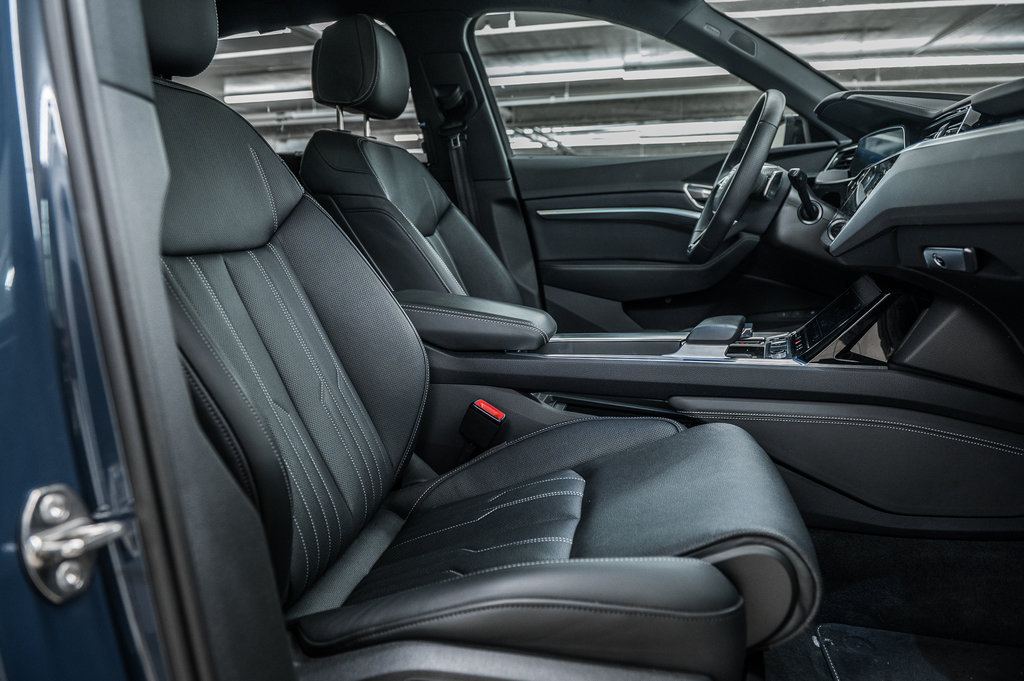 2024 Audi SQ8 e-tron in Laval, Quebec - 31 - w1024h768px