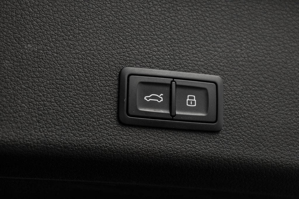 Audi SQ8 e-tron BLACK OPTIC TECH PKG PREMIUM PKG 22 PCS 2024 à Laval, Québec - 11 - w1024h768px
