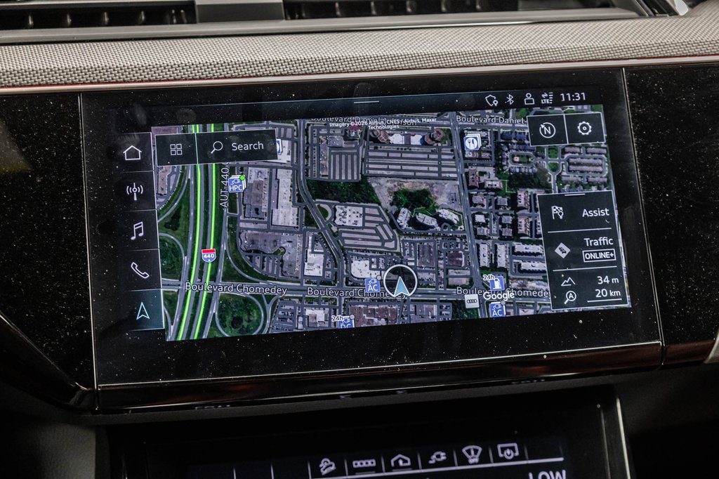 Audi SQ8 e-tron BLACK OPTIC TECH PKG PREMIUM PKG 22 PCS 2024 à Laval, Québec - 29 - w1024h768px