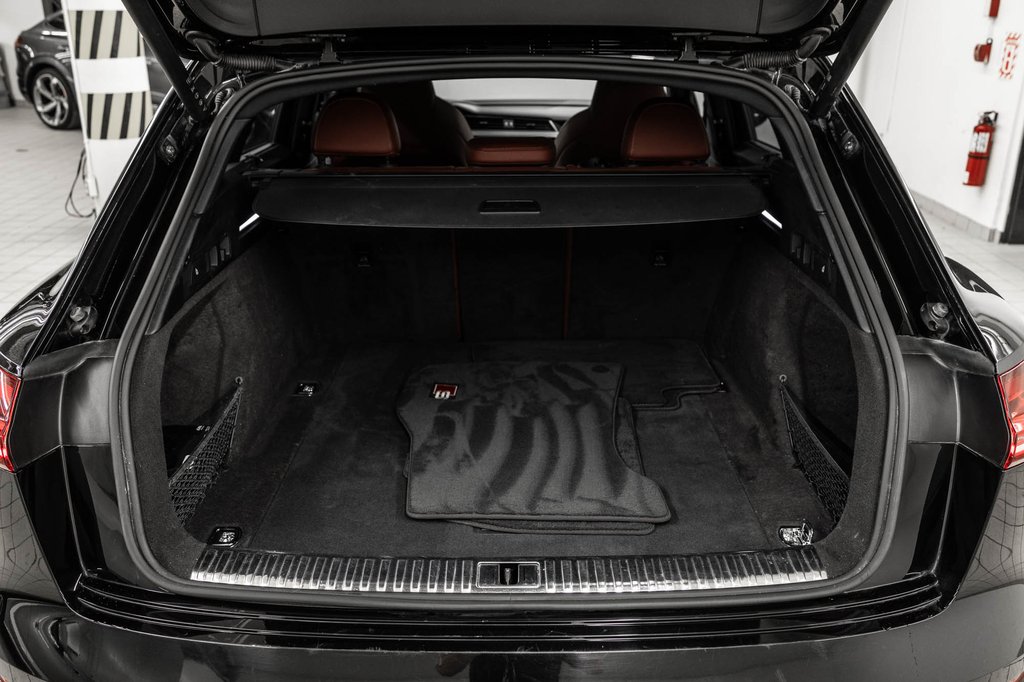 Audi SQ8 e-tron BLACK OPTIC TECH PKG PREMIUM PKG 22 PCS 2024 à Laval, Québec - 10 - w1024h768px