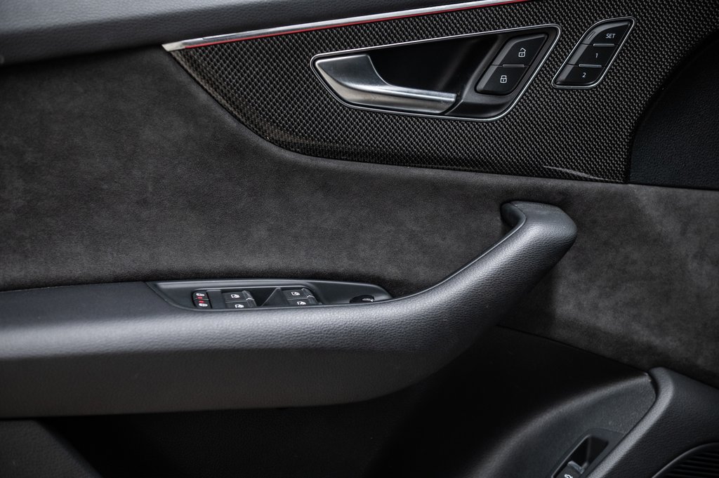 Audi SQ8 BLACK OPTIC CARBON OPTIC PKG 22 PCS 2022 à Laval, Québec - 12 - w1024h768px