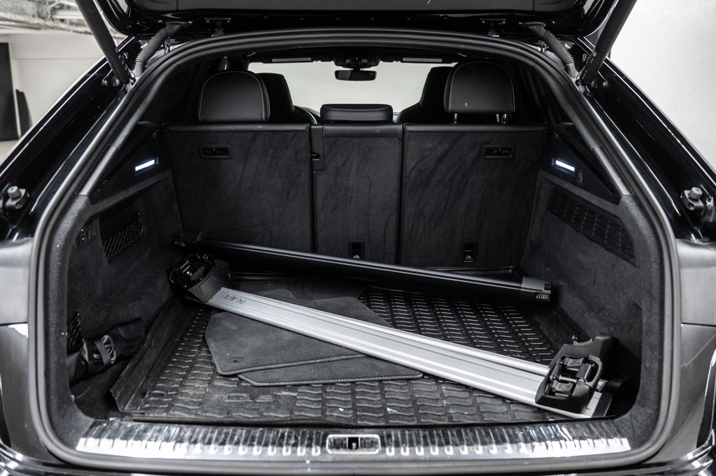 Audi SQ8 BLACK OPTIC CARBON OPTIC PKG 22 PCS 2022 à Laval, Québec - 10 - w1024h768px