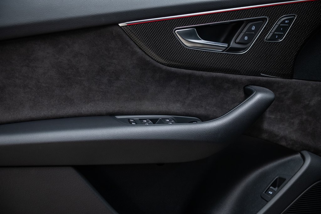2022 Audi SQ8 BLACK OPTIC PKG CARBON OPTIC PKG 22 PCS in Laval, Quebec - 12 - w1024h768px
