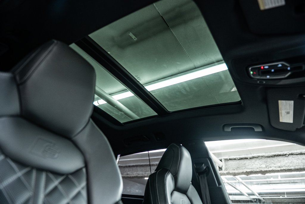 2022 Audi SQ8 BLACK OPTIC PKG CARBON OPTIC PKG 22 PCS in Laval, Quebec - 33 - w1024h768px
