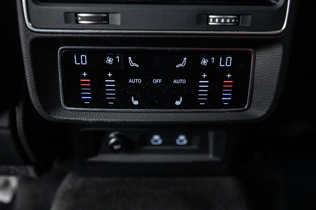 Audi SQ8 BLACK OPTIC PKG CARBON OPTIC PKG 2023 à Laval, Québec - 28 - w1024h768px