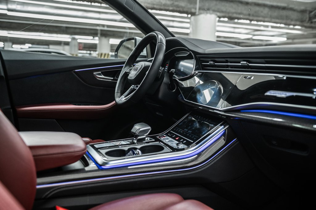 Audi SQ8 BLACK OPTIC PKG CARBON OPTIC PKG 2023 à Laval, Québec - 32 - w1024h768px