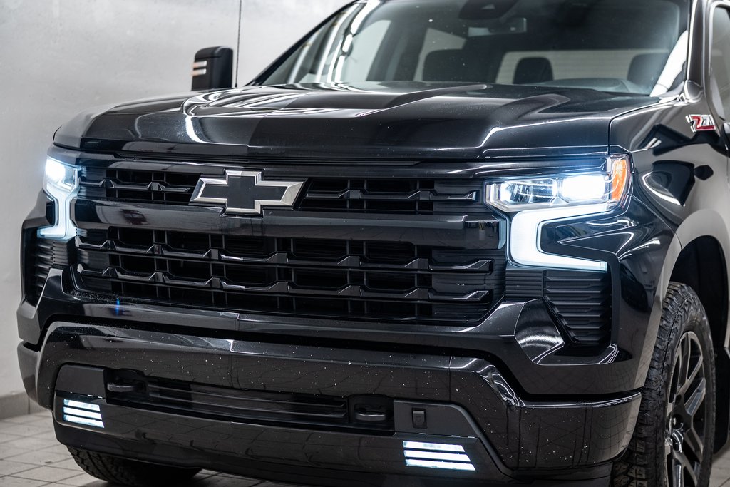 Chevrolet Silverado 1500 RST V8 5.3L CREW CAB Z71 4X4 2023 à Laval, Québec - 8 - w1024h768px