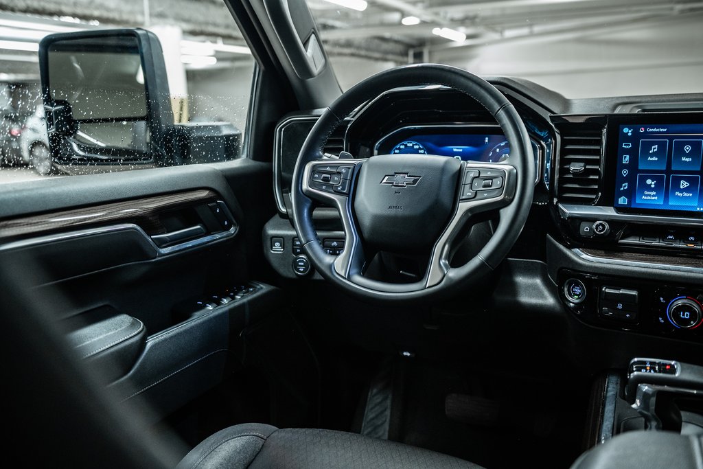 Chevrolet Silverado 1500 RST V8 5.3L CREW CAB Z71 4X4 2023 à Laval, Québec - 32 - w1024h768px