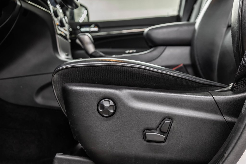 Jeep Grand Cherokee Overland | High Altitude pack | sport hood  20 PCS 2021 à Laval, Québec - 15 - w1024h768px
