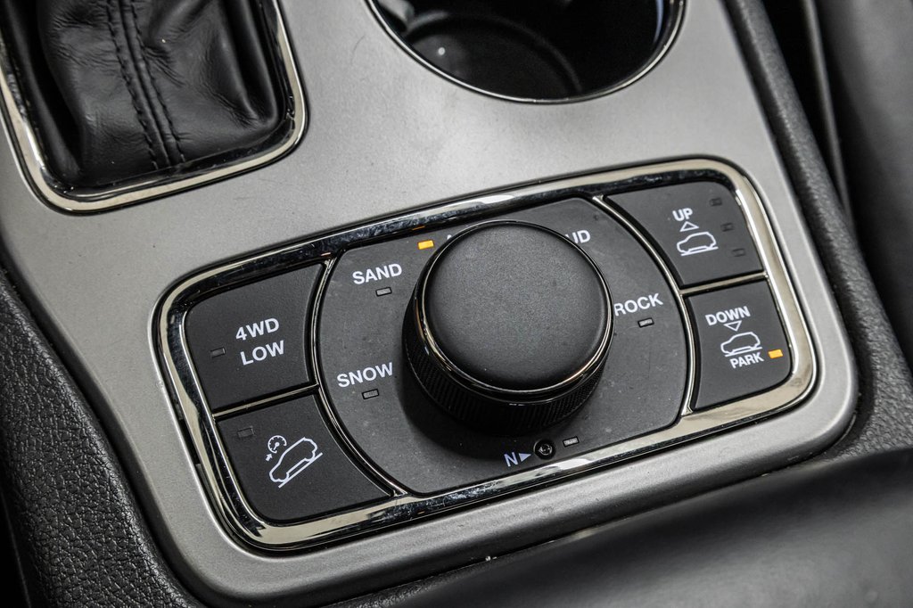Jeep Grand Cherokee Overland | High Altitude pack | sport hood  20 PCS 2021 à Laval, Québec - 26 - w1024h768px
