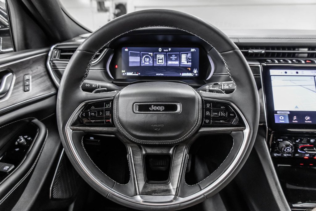 2023 Jeep Grand Cherokee OVERLAND 4X4 in Laval, Quebec - 18 - w1024h768px
