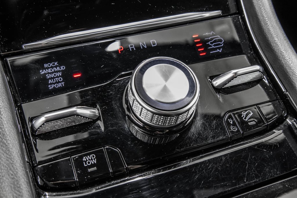 2023 Jeep Grand Cherokee OVERLAND 4X4 in Laval, Quebec - 29 - w1024h768px