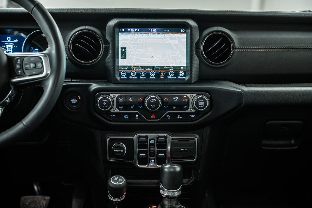 2023 Jeep Wrangler 4xe High Altitude | Ensemble Eclair | 20 pcs | 8 pneus in Laval, Quebec - 33 - w1024h768px