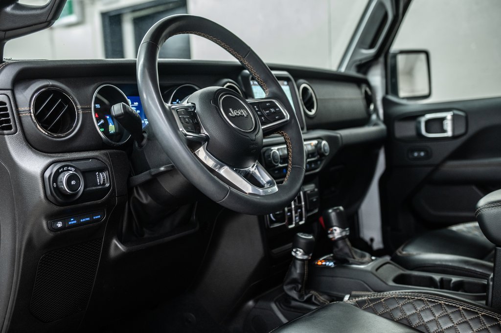2023 Jeep Wrangler 4xe High Altitude | Ensemble Eclair | 20 pcs | 8 pneus in Laval, Quebec - 15 - w1024h768px