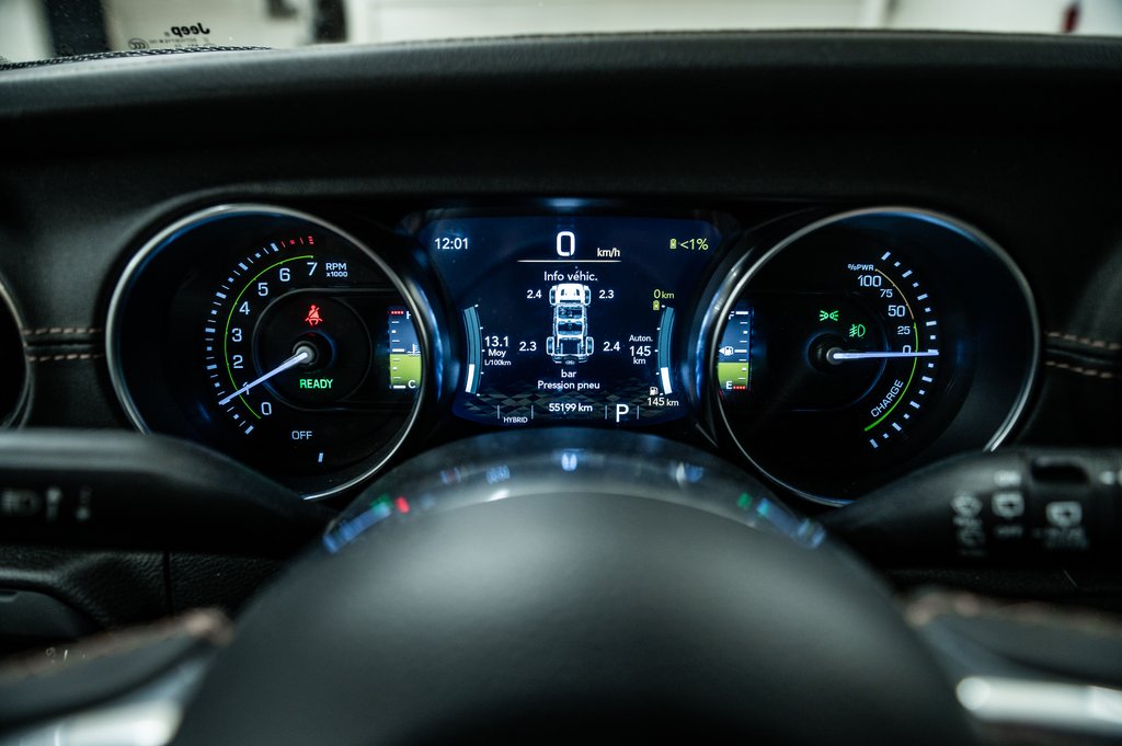 2023 Jeep Wrangler 4xe High Altitude | Ensemble Eclair | 20 pcs | 8 pneus in Laval, Quebec - 18 - w1024h768px
