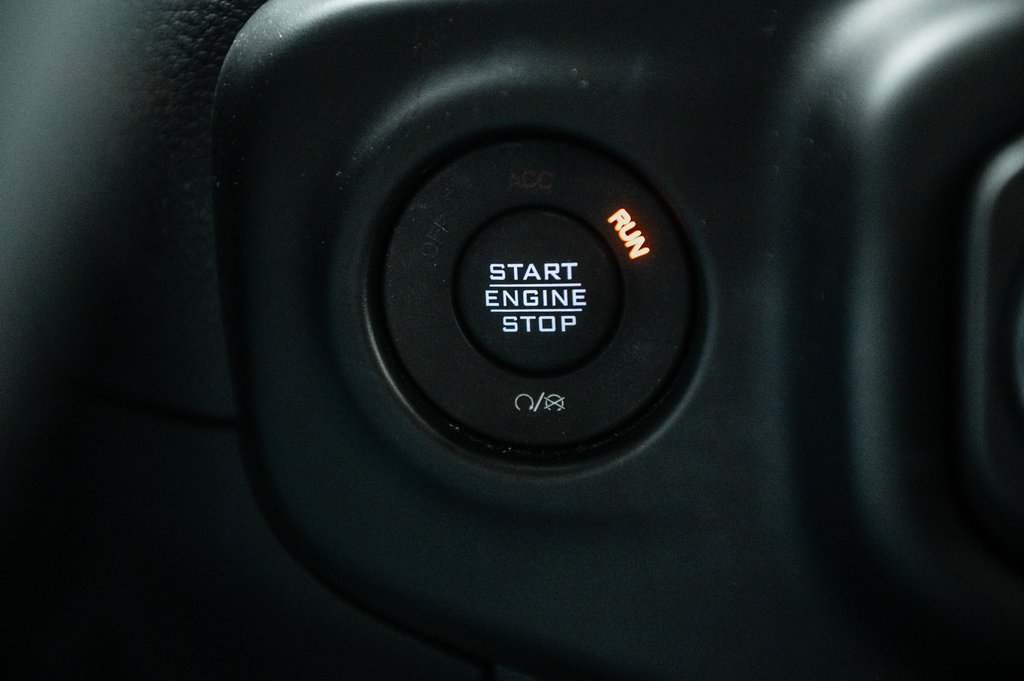 2023 Jeep Wrangler 4xe High Altitude | Ensemble Eclair | 20 pcs | 8 pneus in Laval, Quebec - 20 - w1024h768px