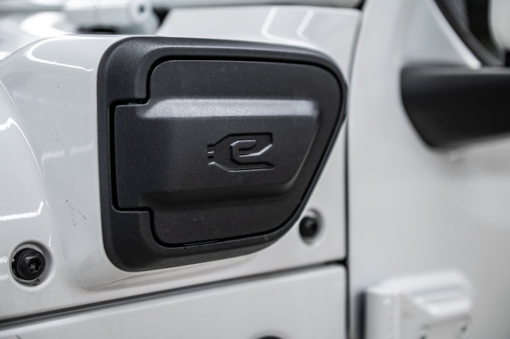 2023 Jeep Wrangler 4xe High Altitude | Ensemble Eclair | 20 pcs | 8 pneus in Laval, Quebec - 8 - w1024h768px