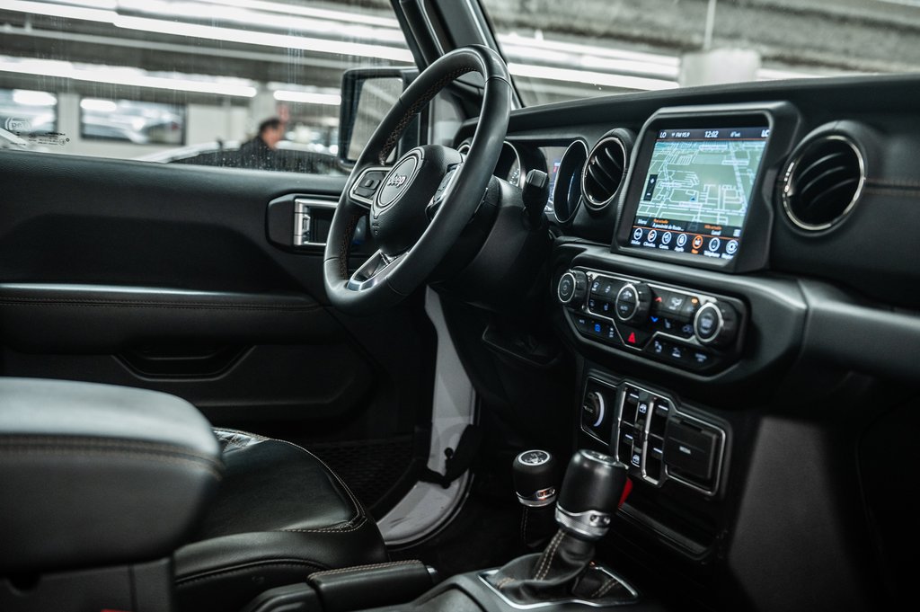 2023 Jeep Wrangler 4xe High Altitude | Ensemble Eclair | 20 pcs | 8 pneus in Laval, Quebec - 34 - w1024h768px