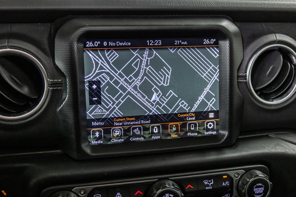 2023  Wrangler SAHARA ONE SKY TOUCH in Laval, Quebec - 26 - w1024h768px