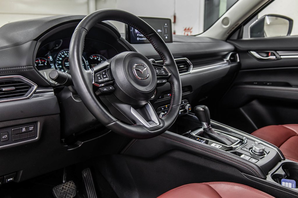 2025 Mazda CX-5 Kuro édition | CUIR ROUGE | TOIT | BLACK PACK in Laval, Quebec - 16 - w1024h768px